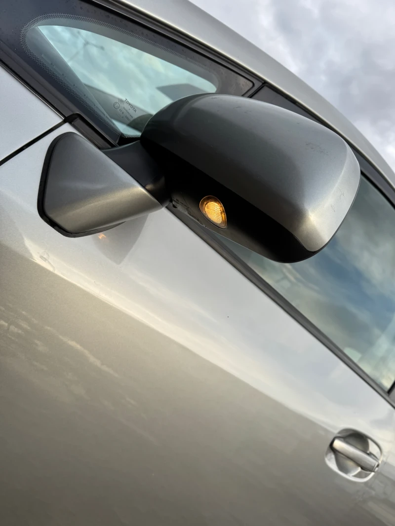 Toyota Verso, снимка 9 - Автомобили и джипове - 52539876