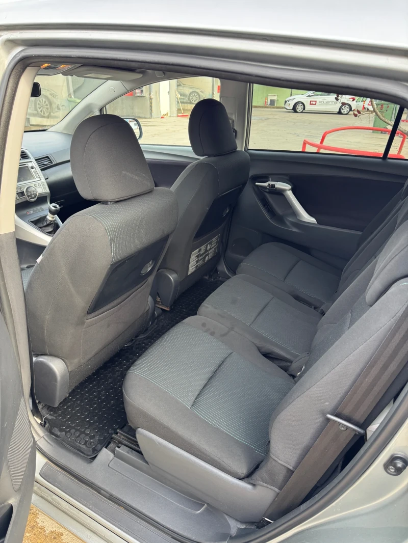 Toyota Verso, снимка 16 - Автомобили и джипове - 52539876