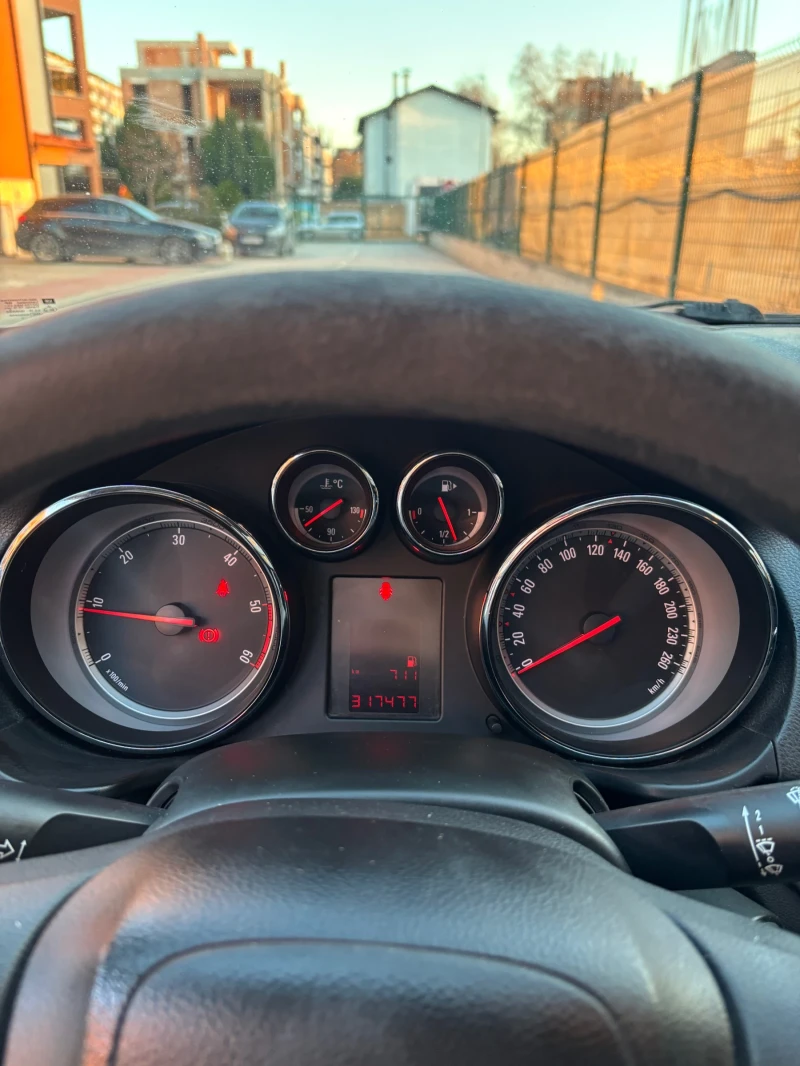 Opel Insignia 2.0 CDTI 2009;Carplaу;от собственик;реални км , снимка 4 - Автомобили и джипове - 53166985