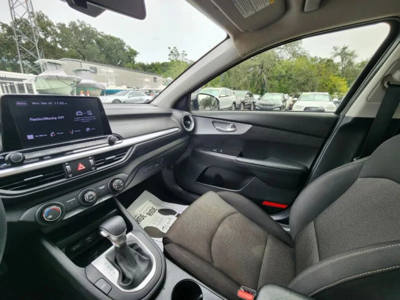 Kia Forte !LXS-FWD! * АвтоКредит* Цена до БГ* , снимка 10 - Автомобили и джипове - 53374642