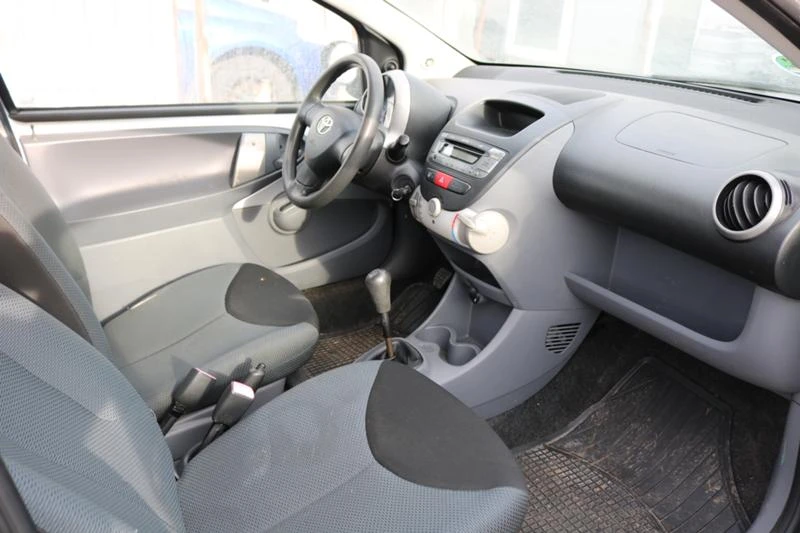 Toyota Aygo 1.0 VVTi, снимка 8 - Автомобили и джипове - 31459124