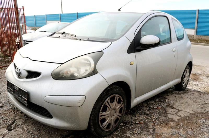 Toyota Aygo 1.0 VVTi, снимка 1 - Автомобили и джипове - 31459124