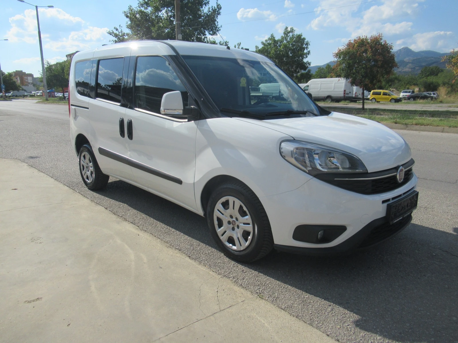 Fiat Doblo 1.6Multijet euro 6B 6ск - изображение 7