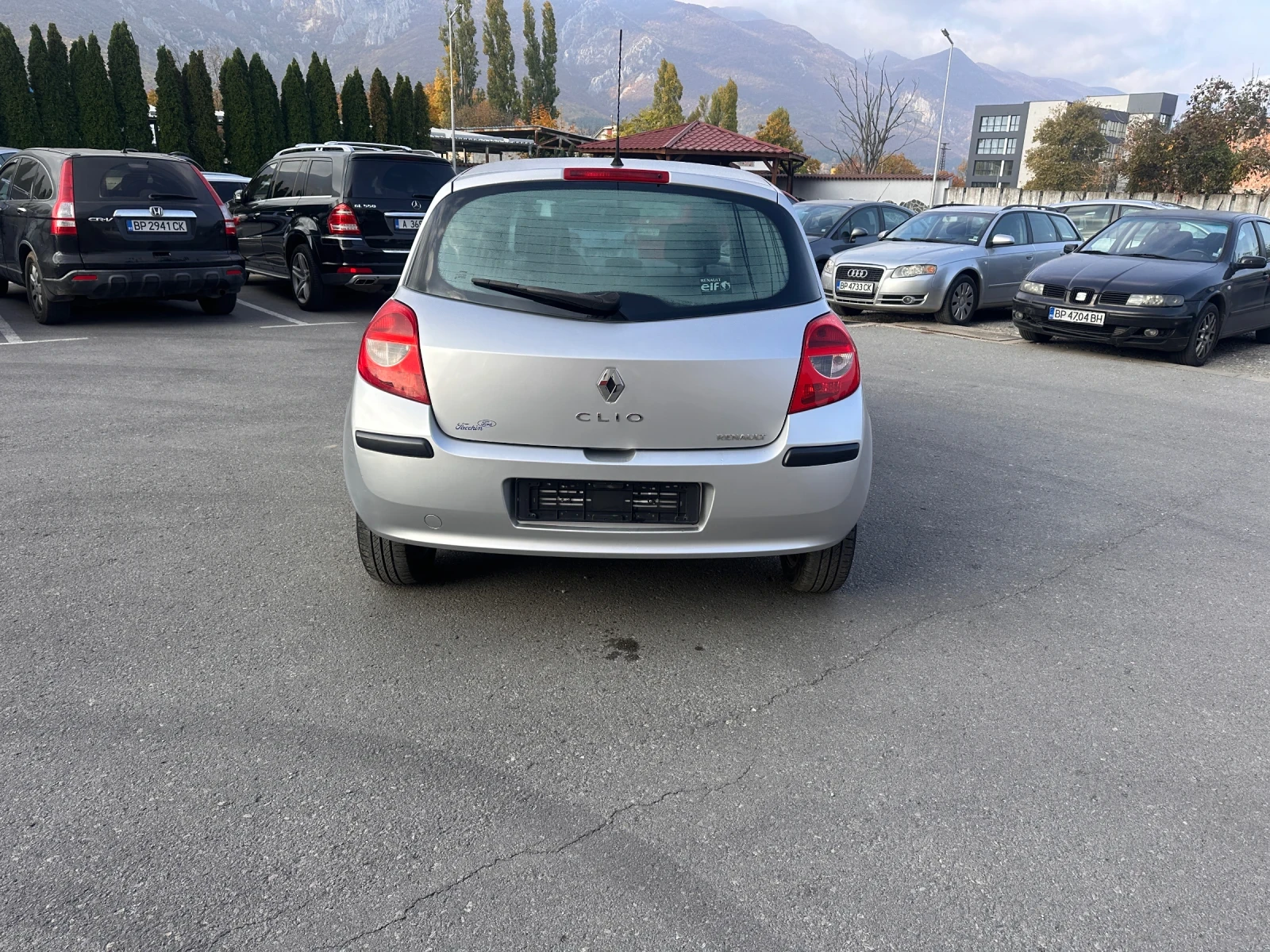 Renault Clio 1.2i - КЛИМАТИК - РЕАЛНИ КИЛОМЕТРИ - изображение 6