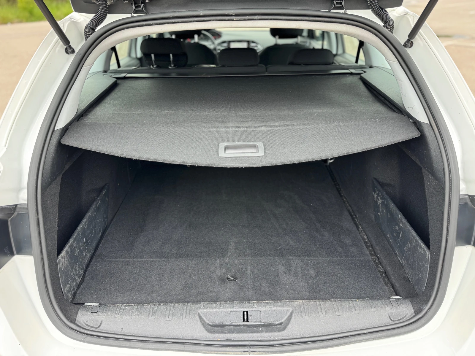 Peugeot 308 ФЕЙСЛИФТ-1.5e-HDI-2019-6ск-NAVI - изображение 9