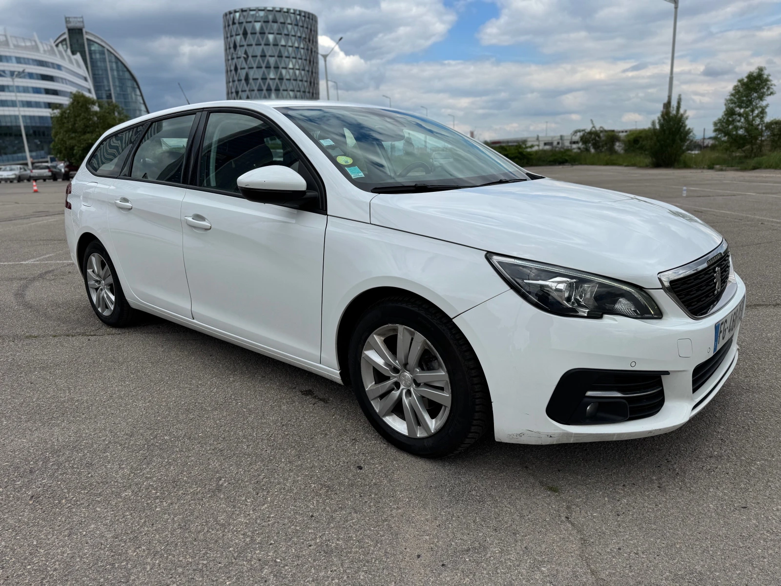 Peugeot 308 ФЕЙСЛИФТ-1.5e-HDI-2019-6ск-NAVI - изображение 2