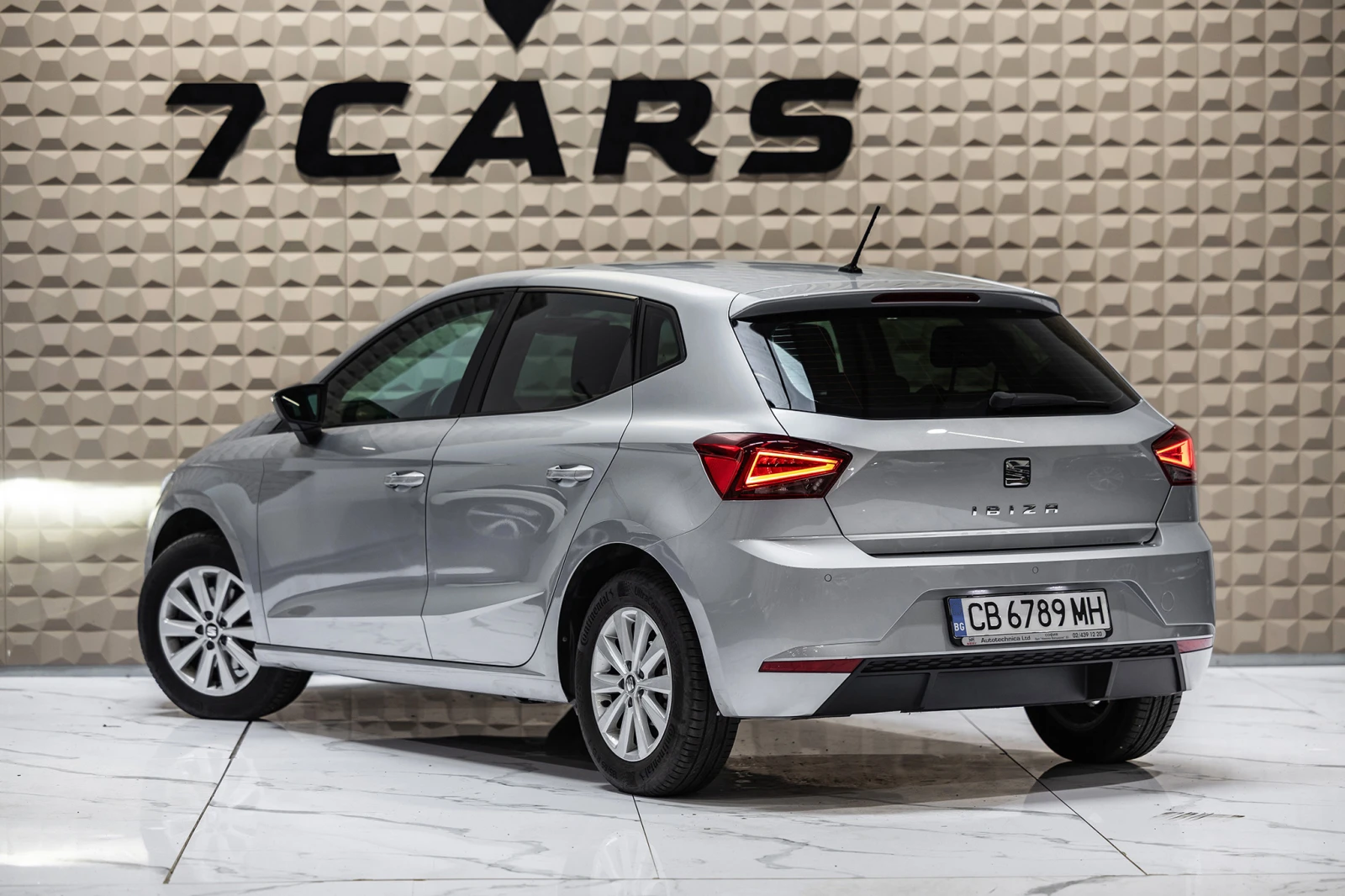 Seat Ibiza * DSG АВТОМАТИК * ПЪЛНА ИСТОРИЯ * 2 КОМПЛЕКТА ГУМИ - изображение 4