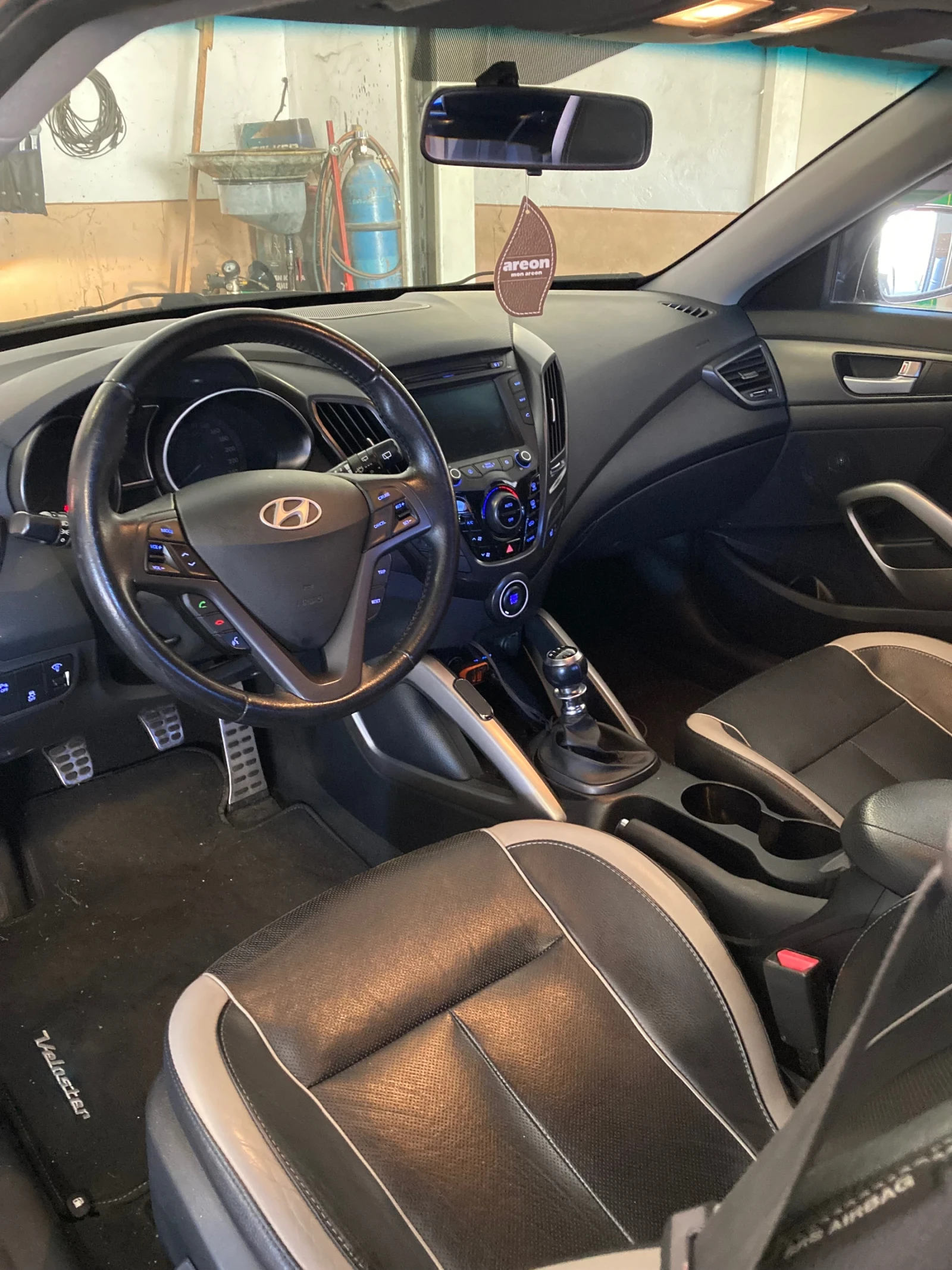 Hyundai Veloster  1.6 Turbo  - изображение 2