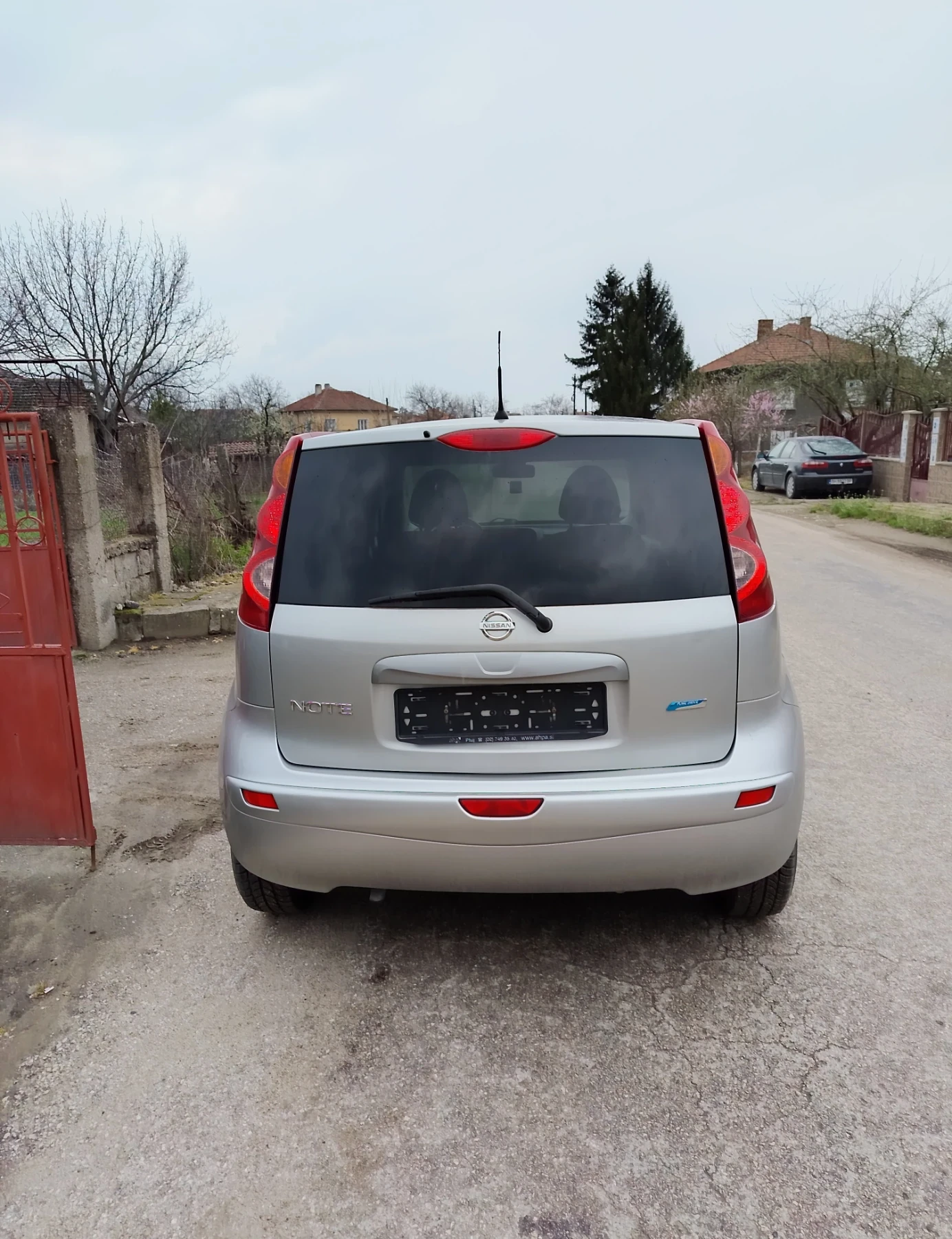 Nissan Note 1.4i Pure Drive  - изображение 4