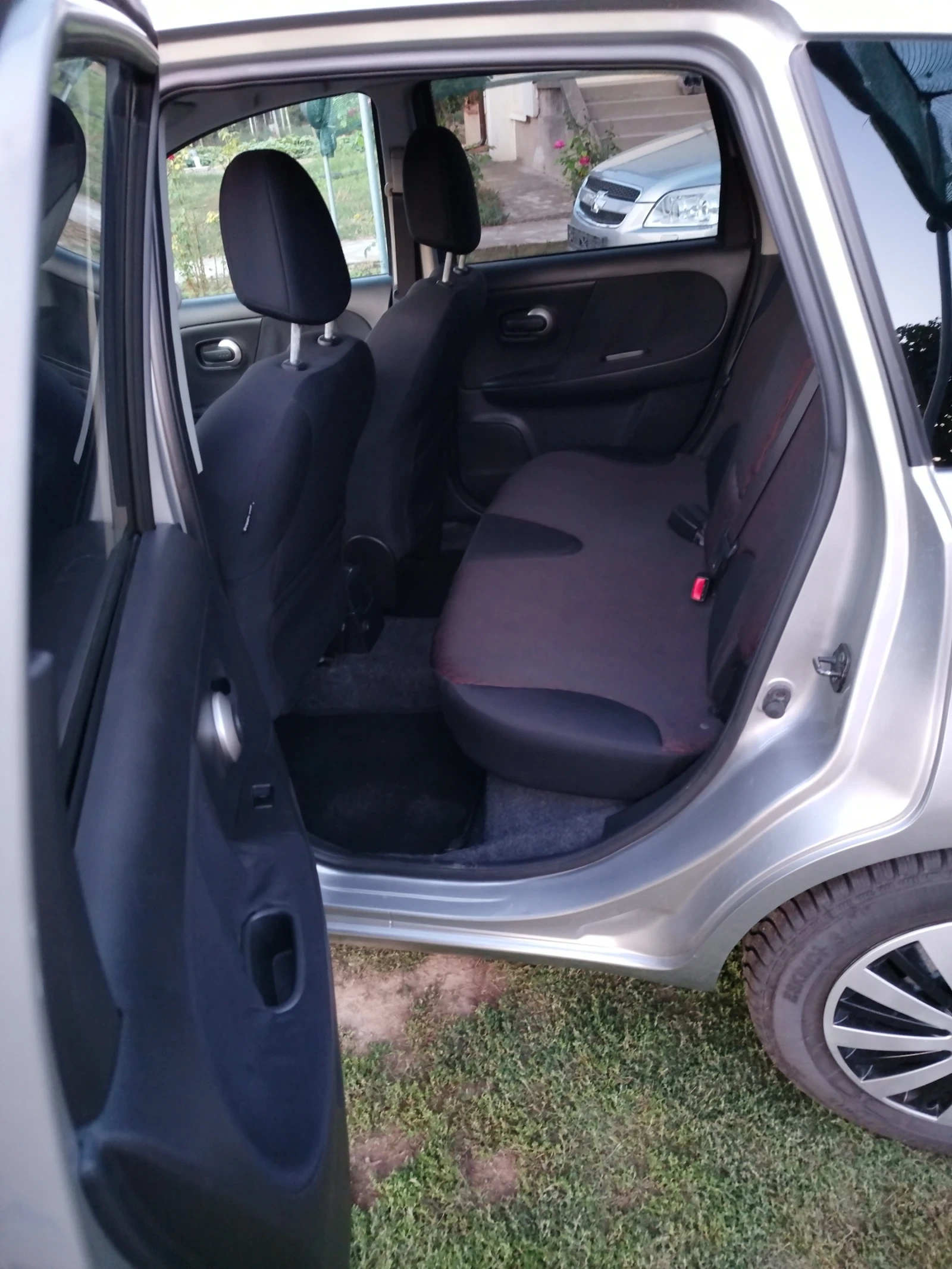 Nissan Note 1.4i Pure Drive  - изображение 6