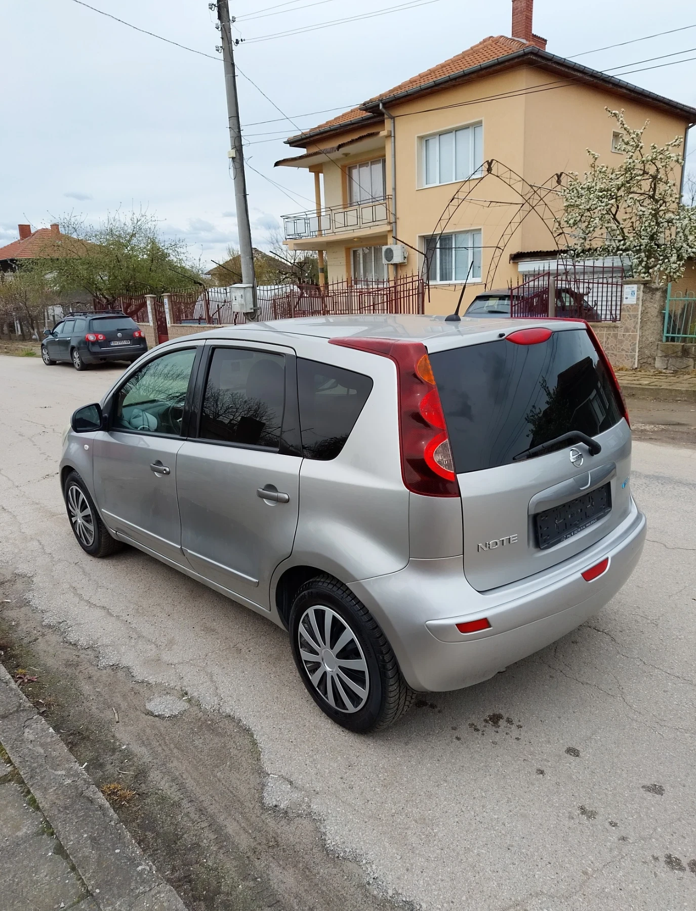 Nissan Note 1.4i Pure Drive  - изображение 7