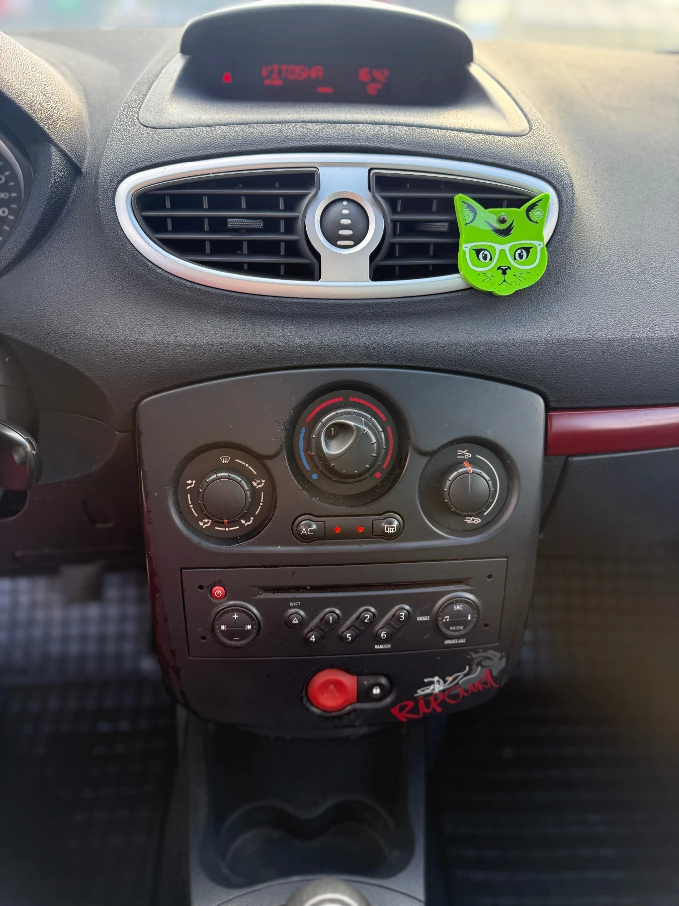 Renault Clio 1.5 - изображение 10