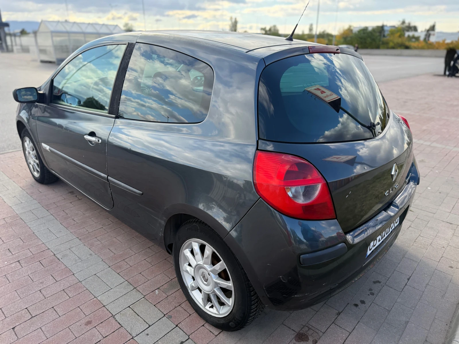 Renault Clio 1.5 - изображение 6