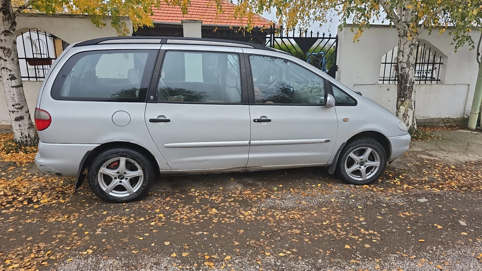 Ford Galaxy 2.0i - изображение 2