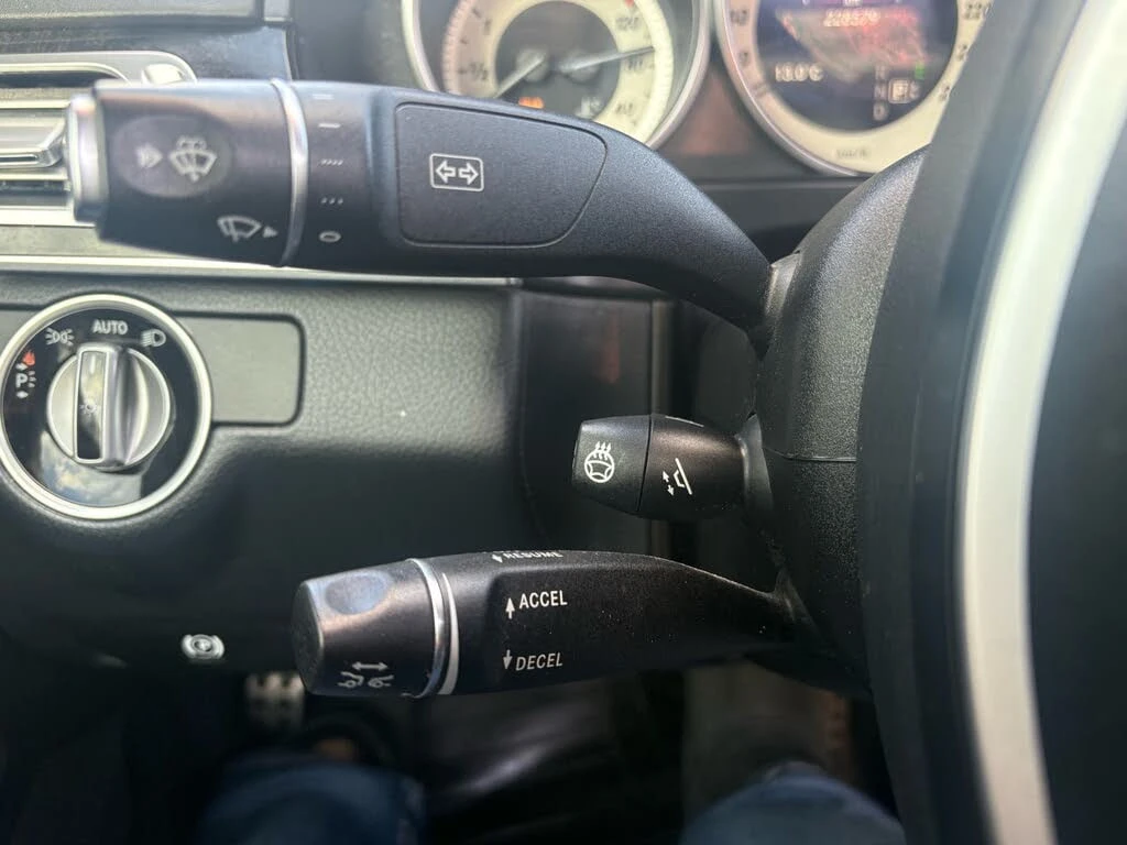 Mercedes-Benz E 400 * АВТО КРЕДИТ* ЦЕНА ДО БГ * СЕРВИЗНА ИСТОРИЯ *  - изображение 9