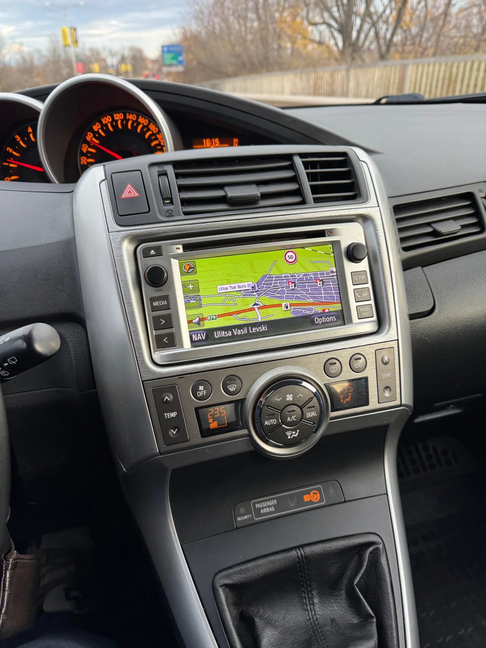 Toyota Verso  - изображение 8