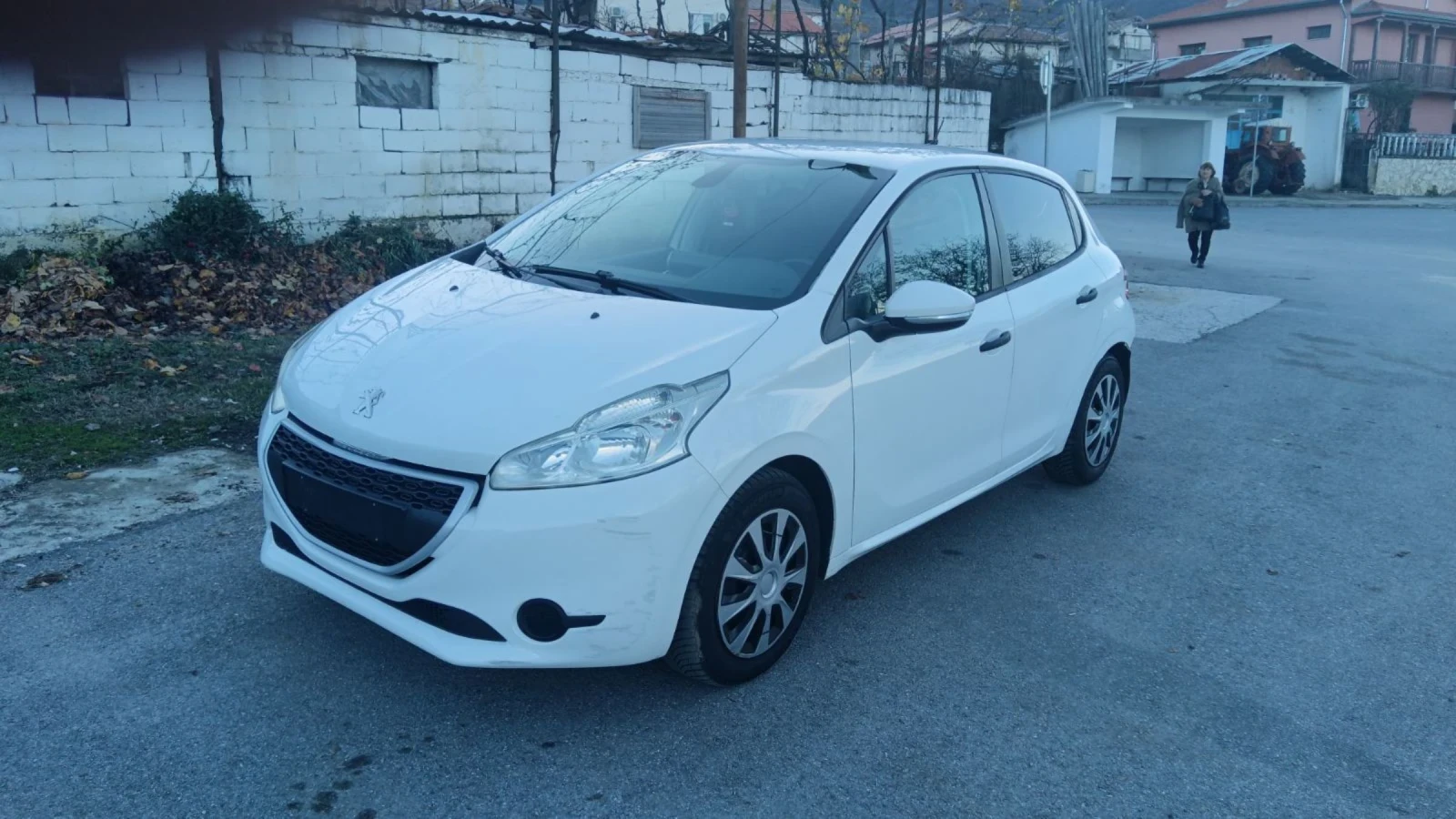 Peugeot 208     | Mobile.bg   1