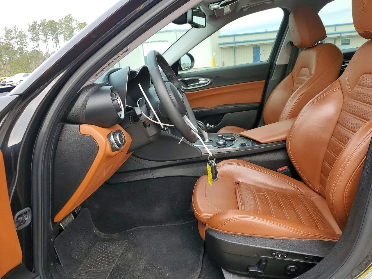 Alfa Romeo Giulia * TI* Q4* КОЖА* ПОДГРЕВ* ШИБИДАХ* LED* , снимка 7 - Автомобили и джипове - 53847211