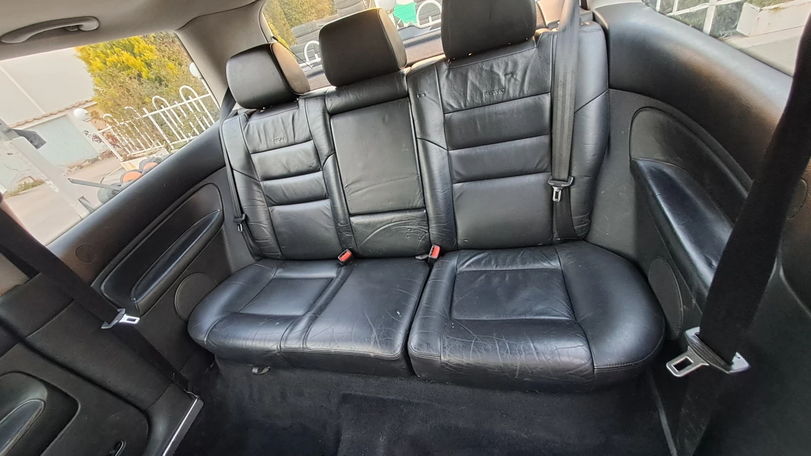 VW Golf (1.6 101кс)AUTOMAT | Газ | Кожа | Перфектен, снимка 17 - Автомобили и джипове - 54141229