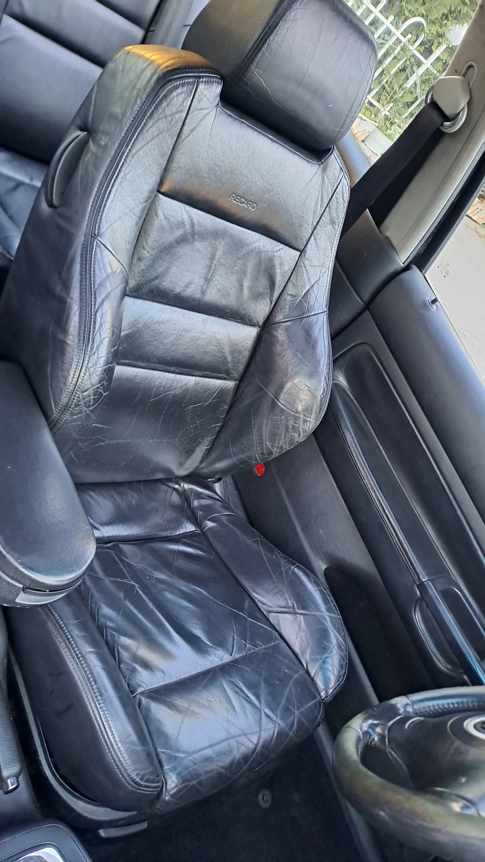 VW Golf (1.6 101кс)AUTOMAT | Газ | Кожа | Перфектен, снимка 13 - Автомобили и джипове - 54141229