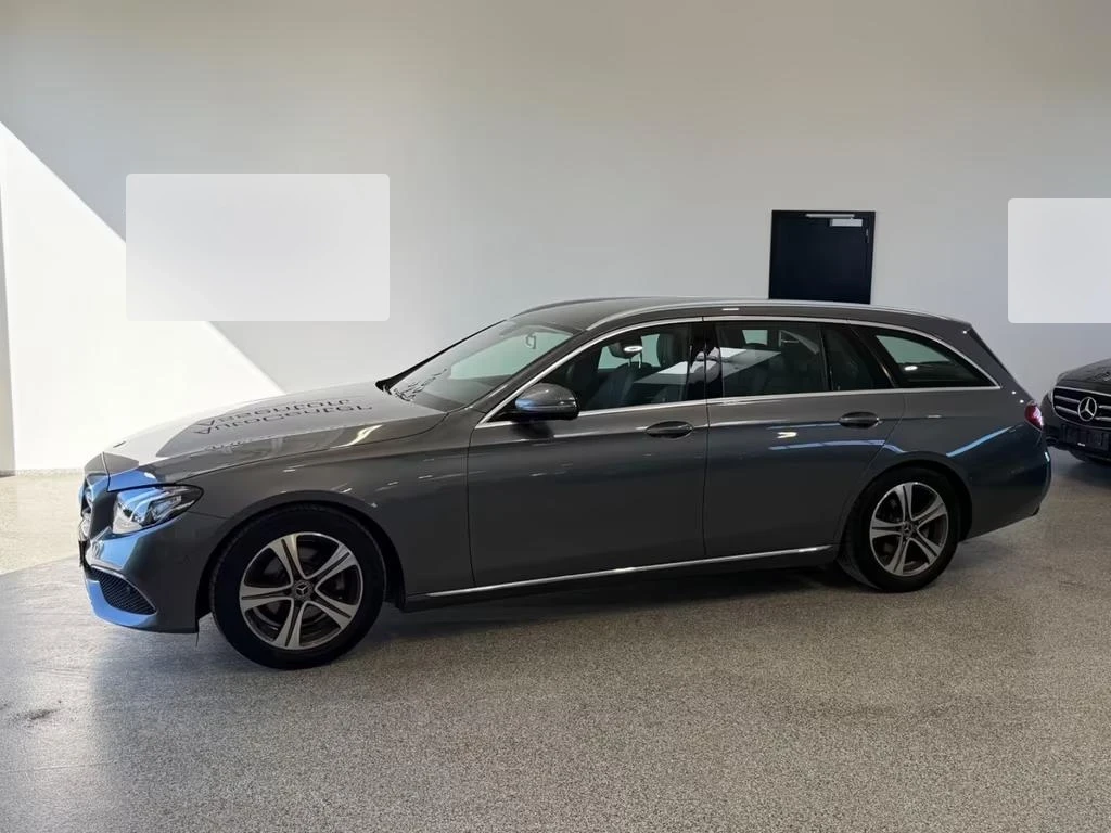Mercedes-Benz E 220 D T 9G-tr Avantgarde Widescreen LED, снимка 4 - Автомобили и джипове - 54427540