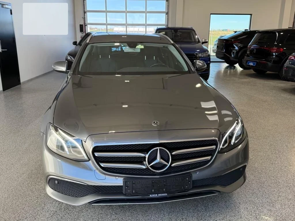 Mercedes-Benz E 220 D T 9G-tr Avantgarde Widescreen LED, снимка 2 - Автомобили и джипове - 54427540