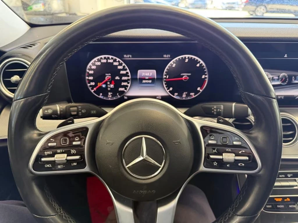 Mercedes-Benz E 220 D T 9G-tr Avantgarde Widescreen LED, снимка 13 - Автомобили и джипове - 54427540