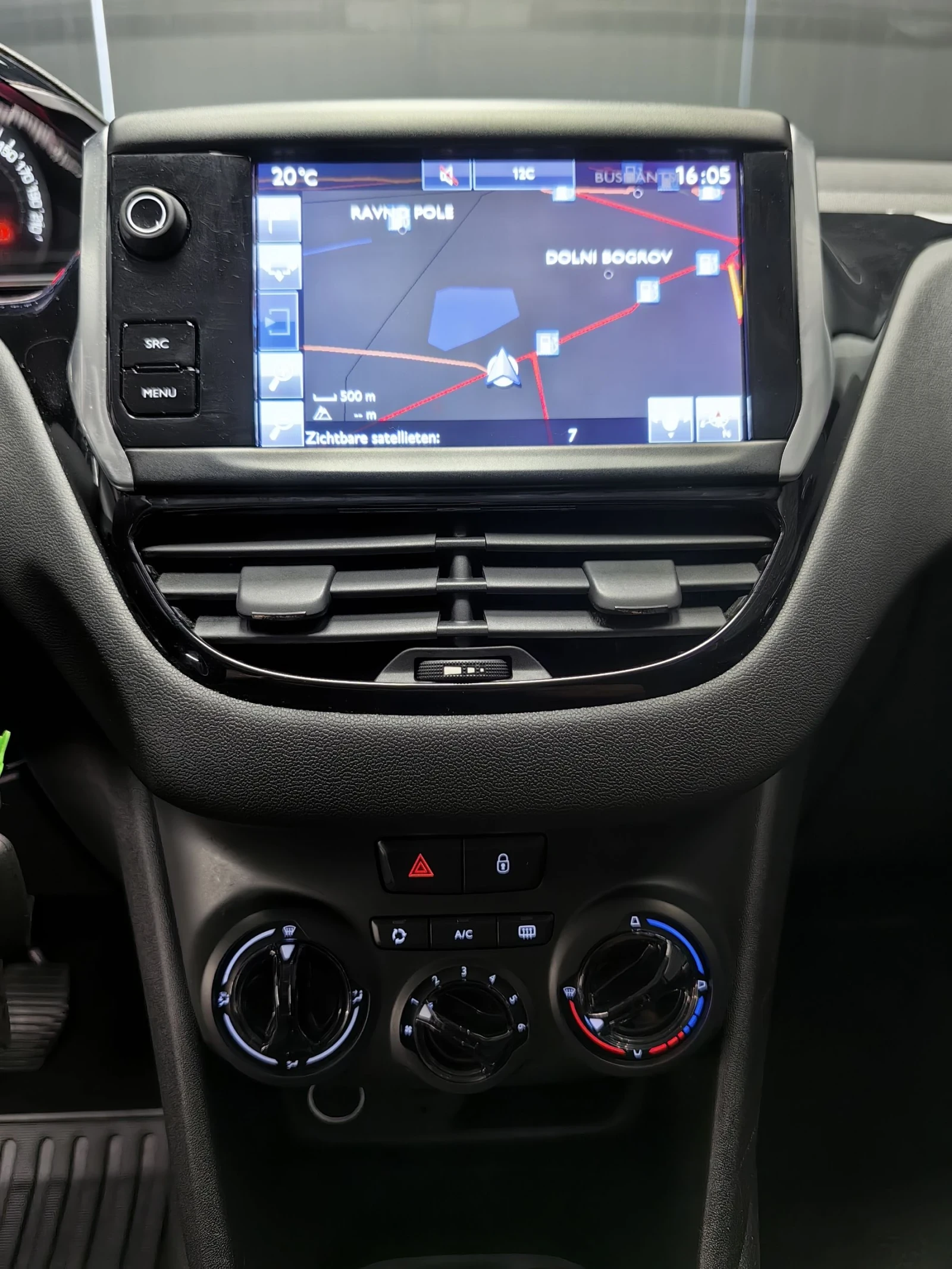 Peugeot 208 1.2* FACELIFT* PURETECH* 148000КМ* НАВИ* ПАРК* ТЕМ, снимка 6 - Автомобили и джипове - 54566685