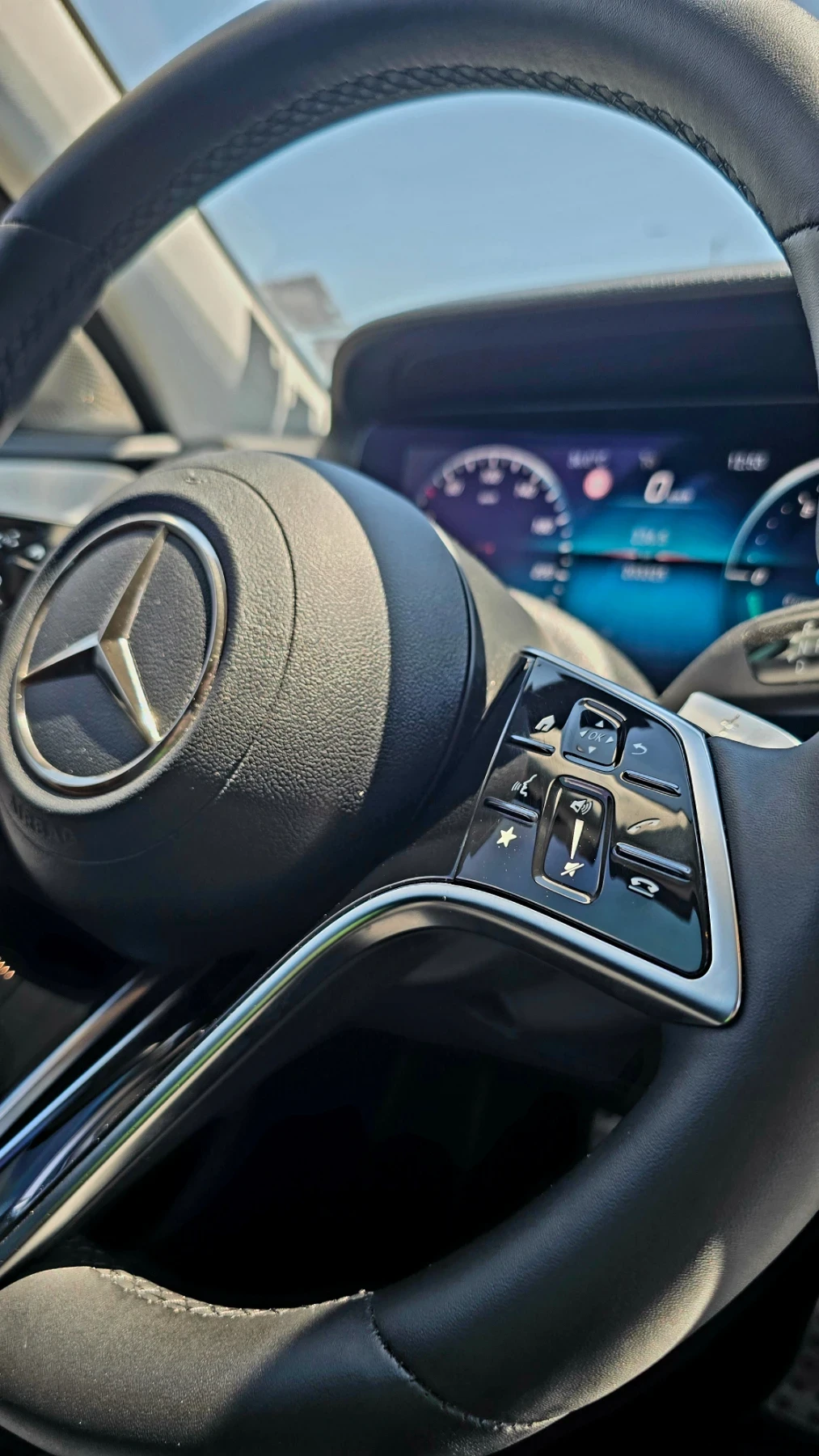 Mercedes-Benz E 220 W213 facelift/LED/ WIDESCREEN/ ///AMG, снимка 9 - Автомобили и джипове - 54770201