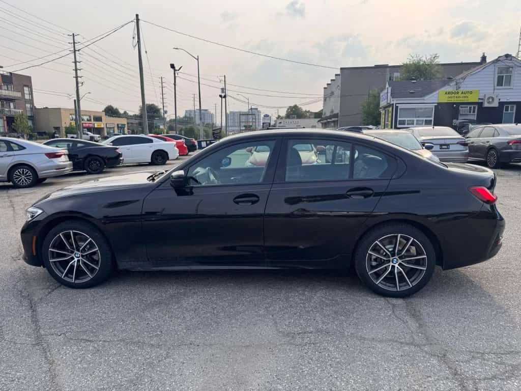 BMW 330  xDrive * АВТОКРЕДИТ * ОТ ПРЕДСТАВИТЕЛСТВО, снимка 3 - Автомобили и джипове - 54723774