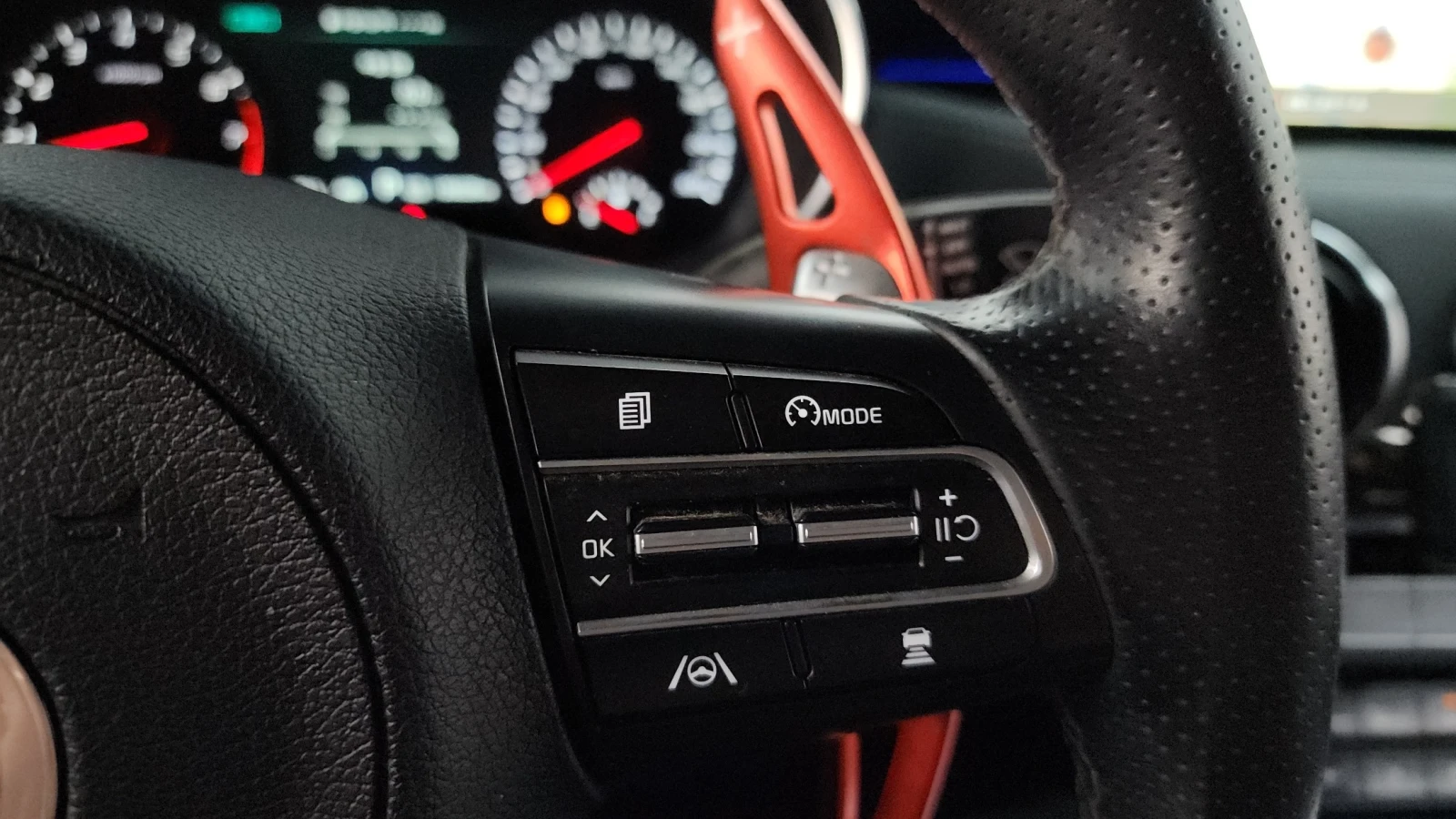 Kia Stinger MASTER GT 3.3 Turbo* ПОДГРЕВ/ОБДУХ* hellascars.bg , снимка 9 - Автомобили и джипове - 55562928