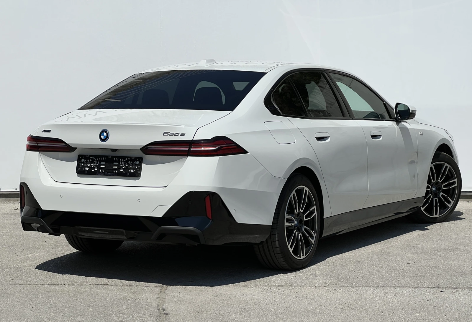 BMW 550 xDrive, снимка 2 - Автомобили и джипове - 55586478