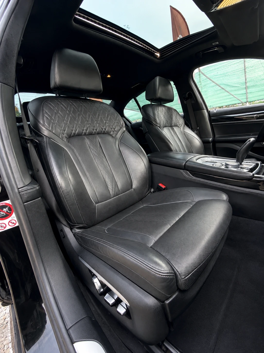 BMW 750 450HP| M-SPORT| X-DRIVE| CARBON| FULL| ЛИЗИНГ, снимка 7 - Автомобили и джипове - 55600403
