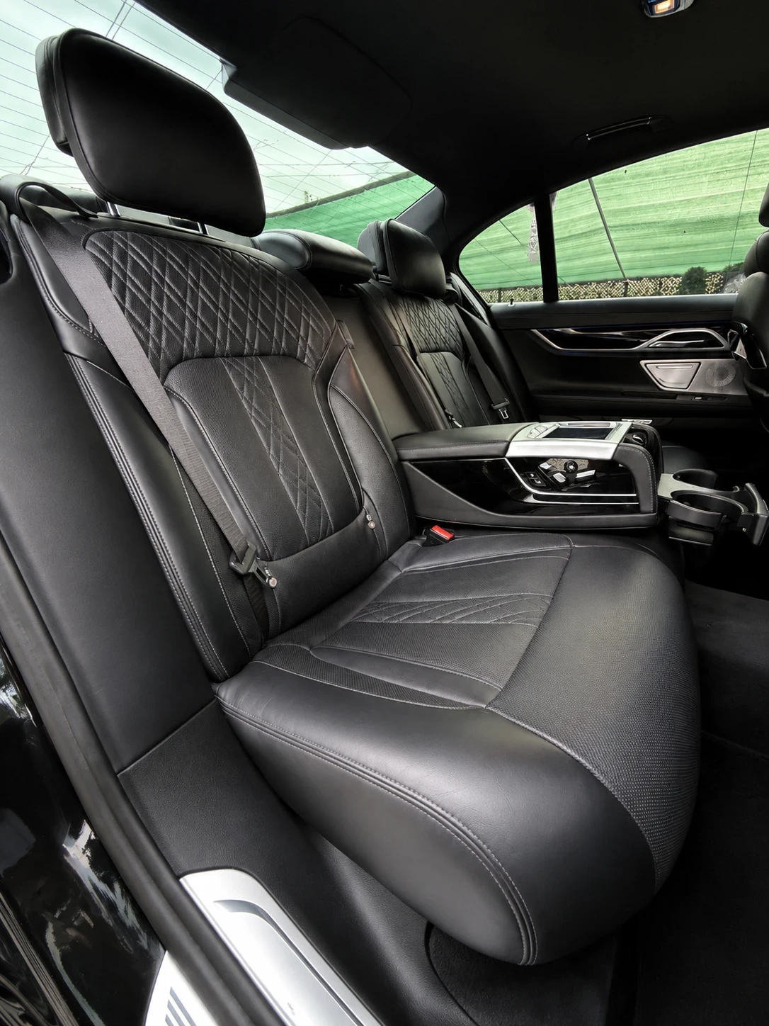 BMW 750 450HP| M-SPORT| X-DRIVE| CARBON| FULL| ЛИЗИНГ, снимка 8 - Автомобили и джипове - 55600403