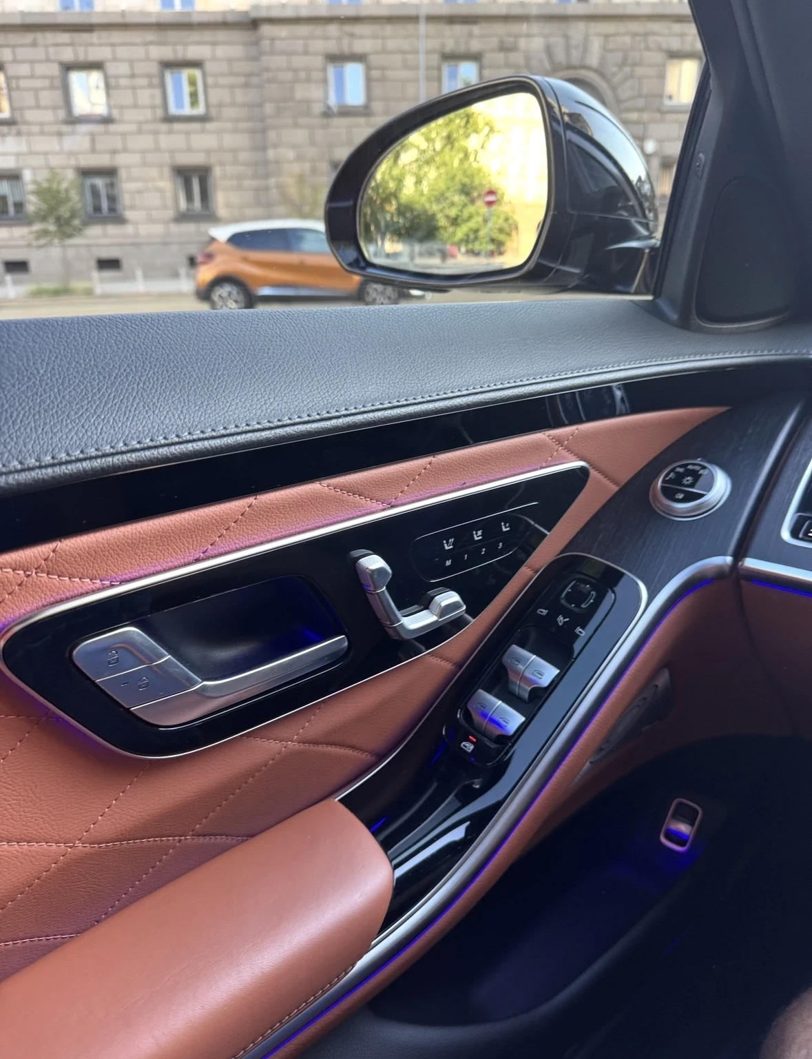 Mercedes-Benz S 400 L* AMG* Panorama* Night packet* 360, снимка 8 - Автомобили и джипове - 55629145