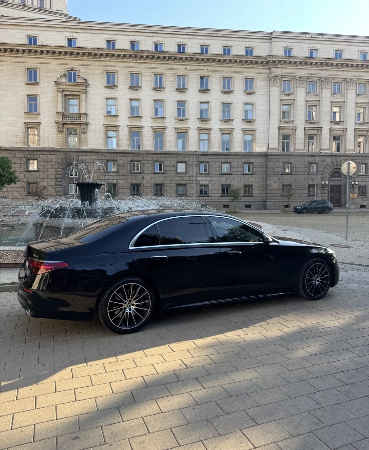 Mercedes-Benz S 400 L* AMG* Panorama* Night packet* 360, снимка 2 - Автомобили и джипове - 55629145