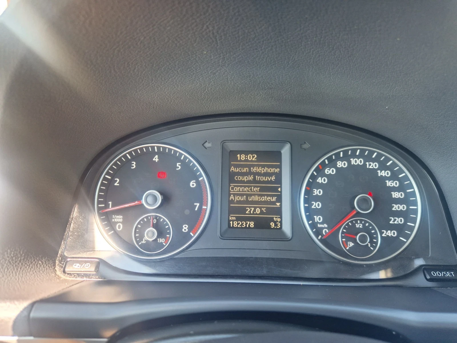 VW Touran 1.4i , 7 местен, снимка 8 - Автомобили и джипове - 55735090
