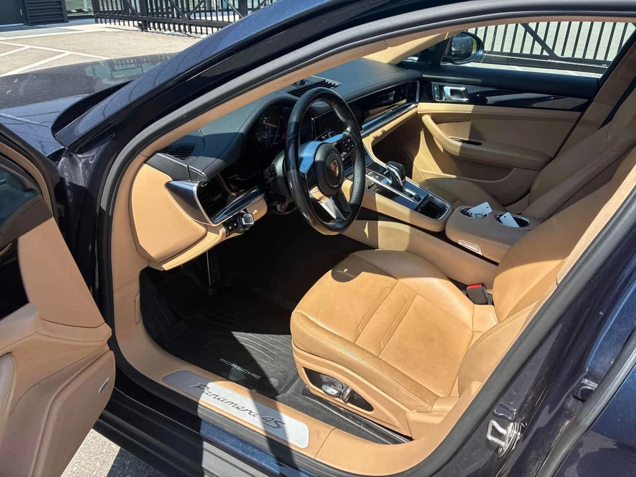 Porsche Panamera 4S / BOSE / CARFAX / АВТОКРЕДИТ, снимка 5 - Автомобили и джипове - 55767534