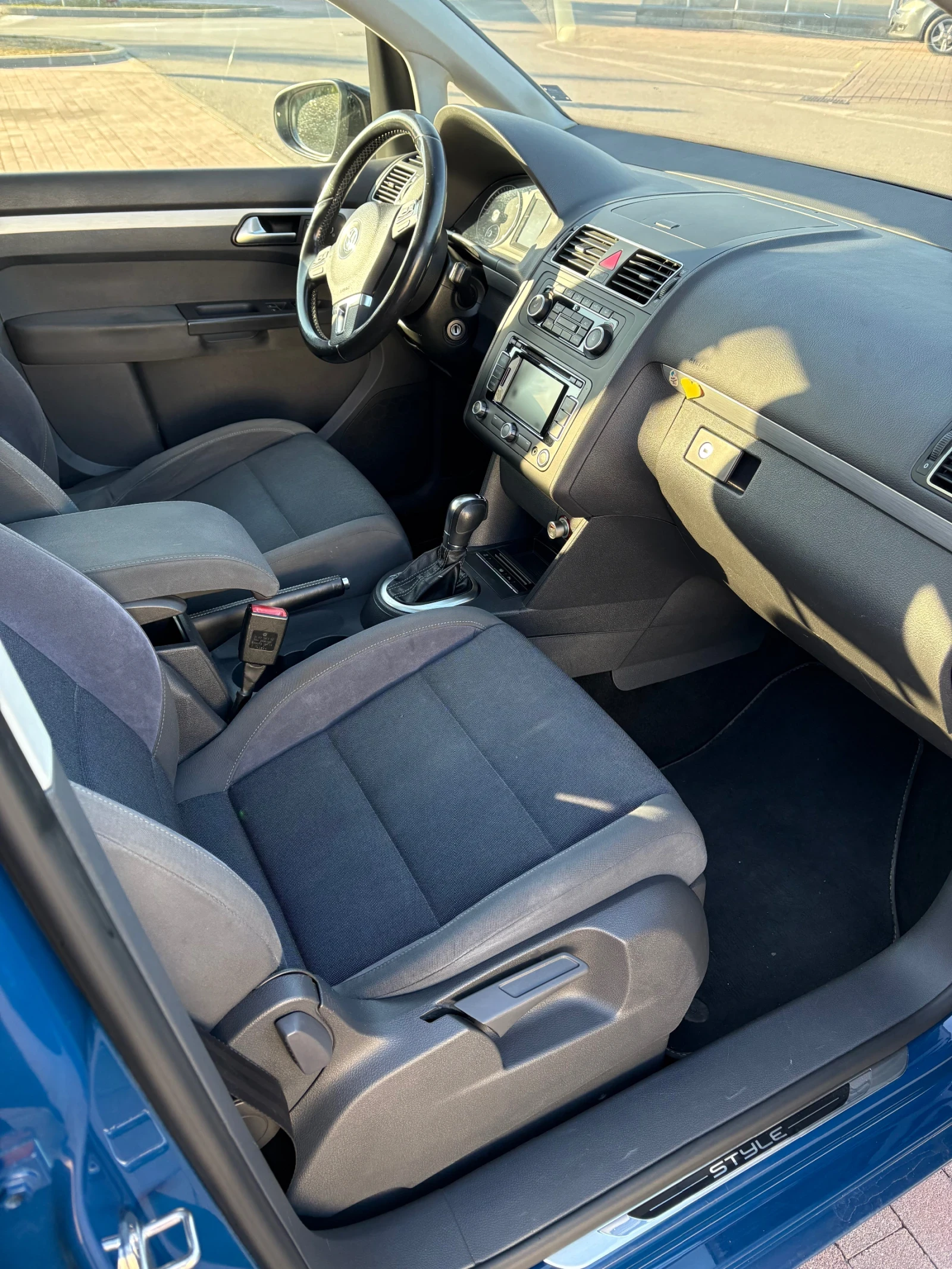 VW Touran VW Touran 2012. 2.0 Diesel, auto, 140 кс, снимка 7 - Автомобили и джипове - 56339353