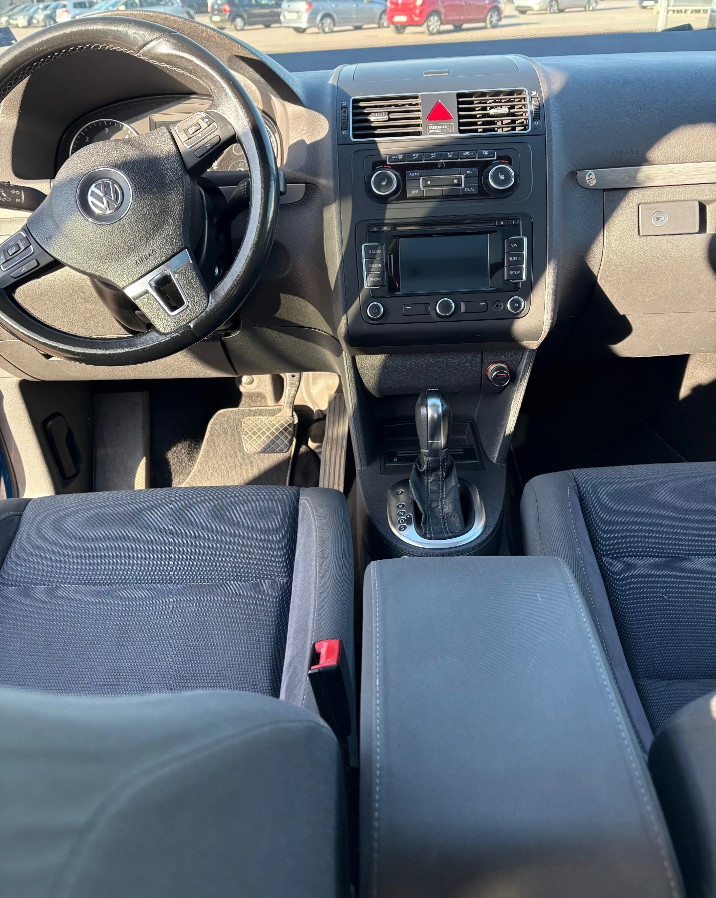 VW Touran VW Touran 2012. 2.0 Diesel, auto, 140 кс, снимка 5 - Автомобили и джипове - 56339353