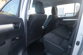 Toyota Hilux 2.4 D-4D 4x4 DoubleCAB KeyGO KAM Xenon SzH 35Kkm , снимка 10