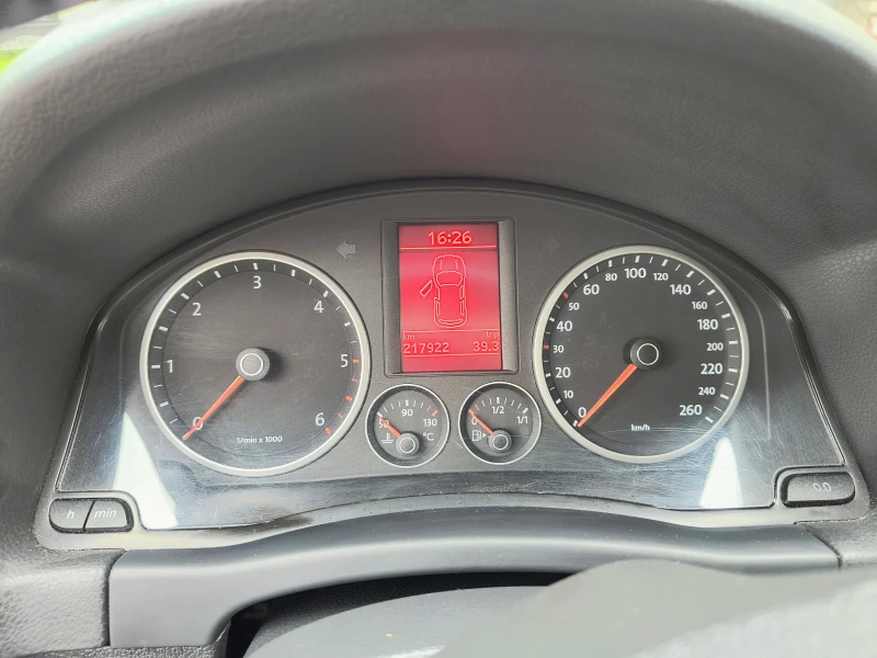 VW Tiguan, снимка 11 - Автомобили и джипове - 52569626