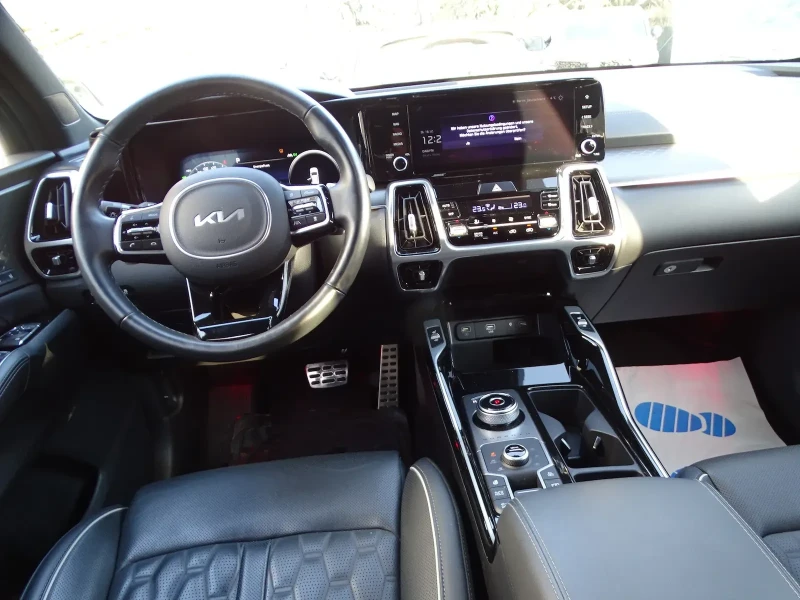 Kia Sorento Plug-in hybrid , снимка 8 - Автомобили и джипове - 53589979