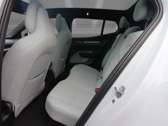 Volvo EX30 = Performance = Ultra Гаранция, снимка 10 - Автомобили и джипове - 55099588