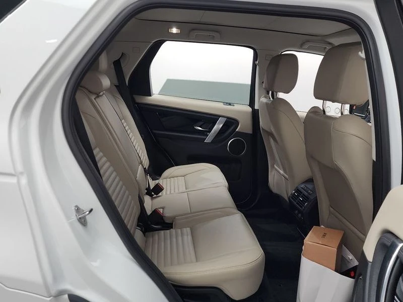 Land Rover Discovery Sport 2.0 Automatic, снимка 11 - Автомобили и джипове - 55931801