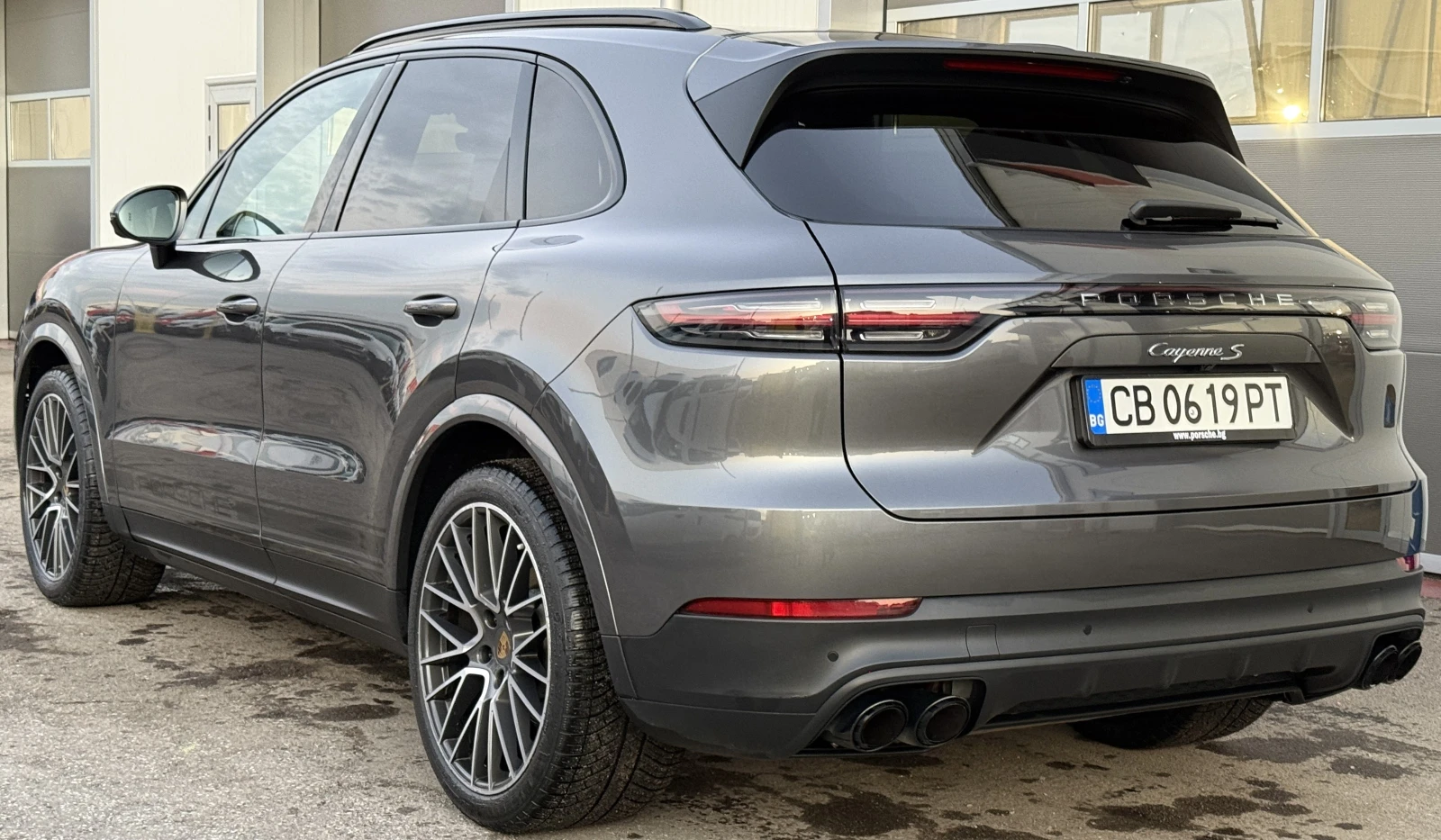 Porsche Cayenne S Гаранционен автомобил - изображение 3