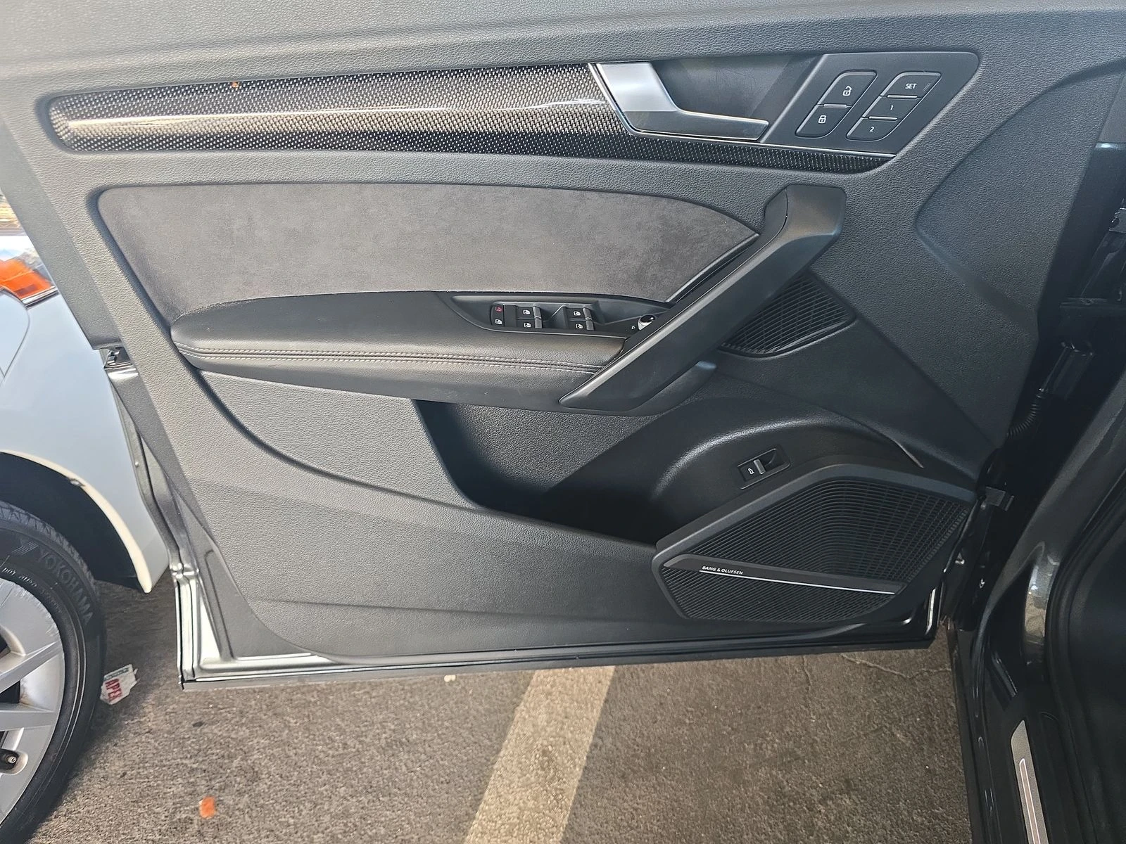 Audi SQ5 3.0T* PREMIUM* PLUS* MATRIX* ДИСТРОНИК* КАМЕРА* BO - изображение 8