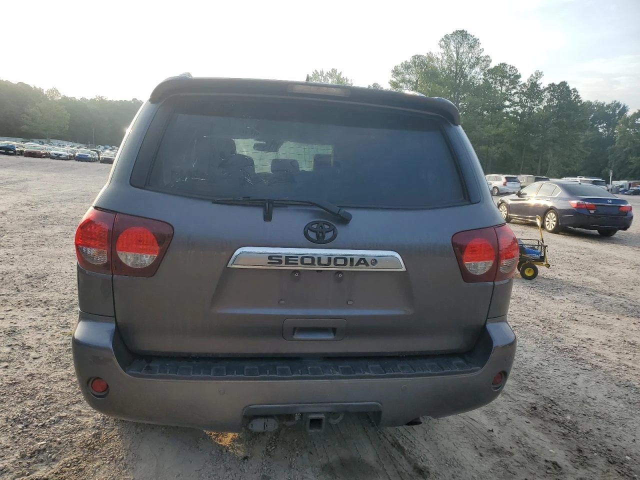 Toyota Sequoia LIMITED AWD - изображение 6