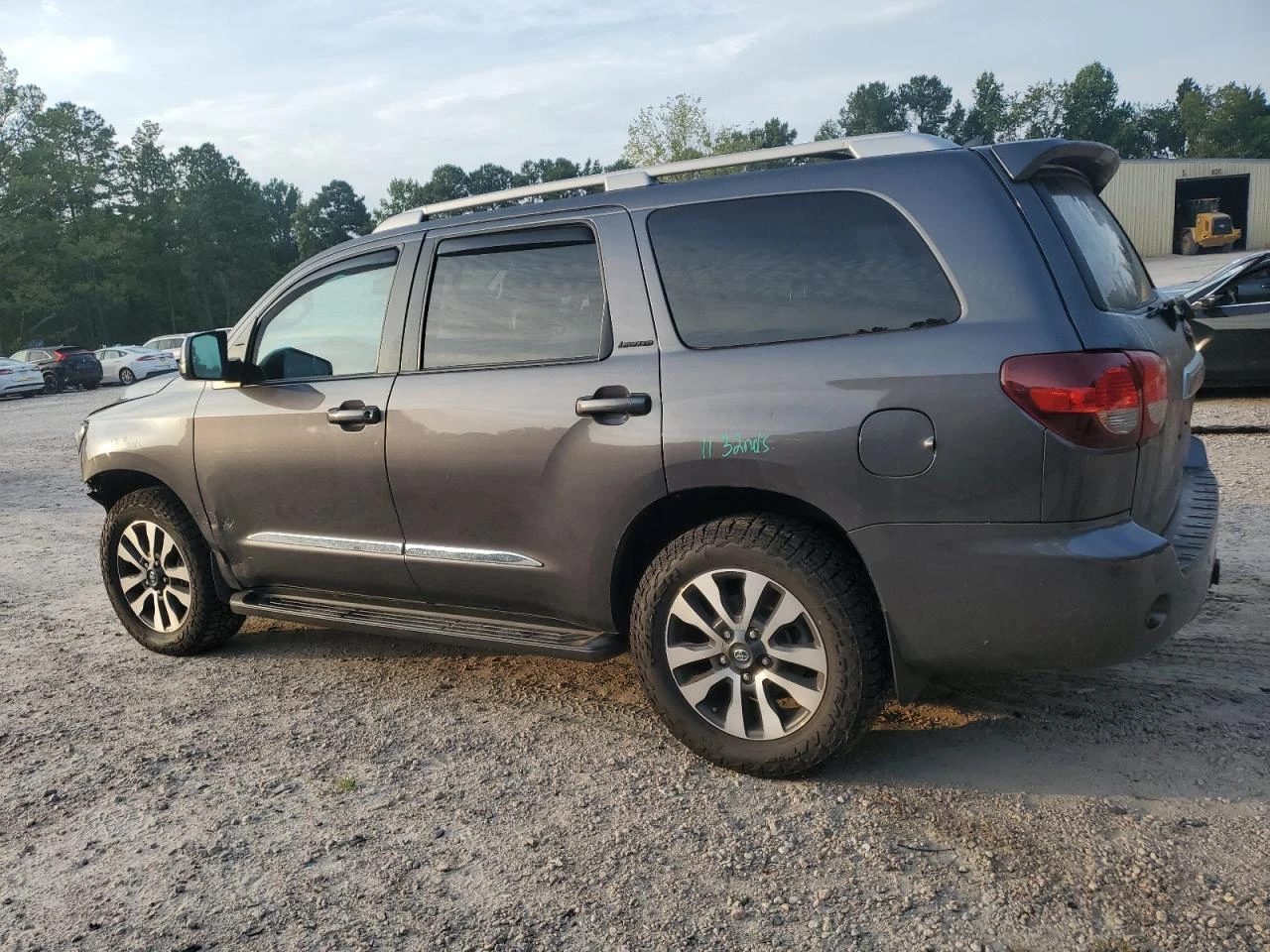 Toyota Sequoia LIMITED AWD - изображение 2