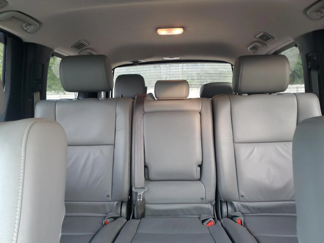 Toyota Sequoia LIMITED AWD - изображение 10